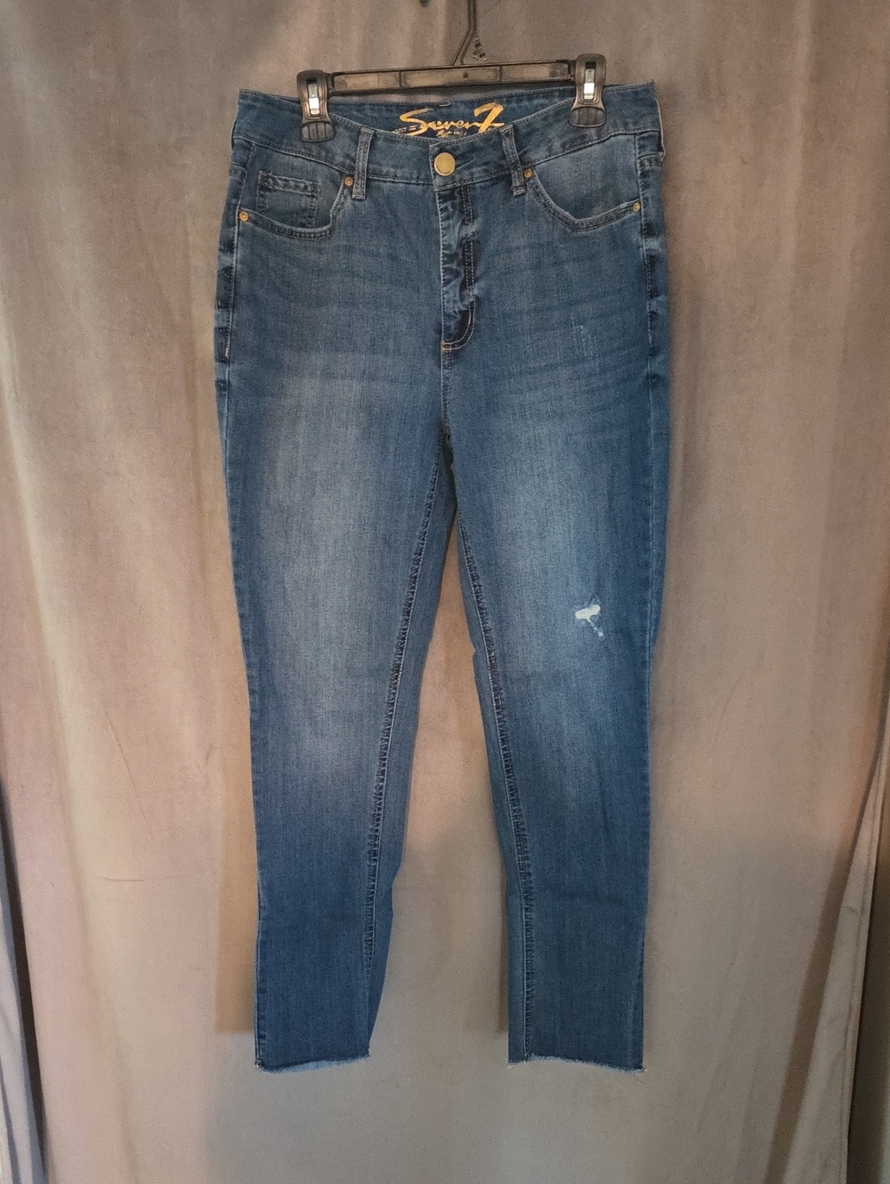 Seven7 Women’s Size 12 Skinny Jeans in Medium Blue Wash